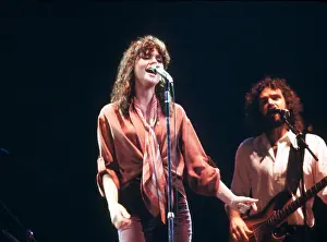 Prints of UNSPECIFIED - CIRCA 1970: Photo of Linda Ronstadt Photo by Michael Ochs Archives/Getty Images A Legend in Focus: Photo of Linda Ronstadt