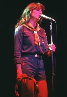 Prints of UNSPECIFIED - CIRCA 1970: Photo of Linda Ronstadt Photo by Michael Ochs Archives/Getty Images A Legend in Focus: Photo of Linda Ronstadt