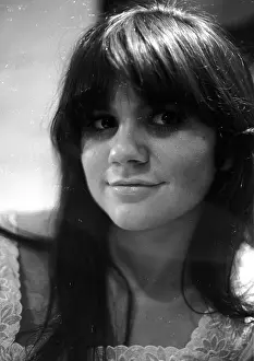 Prints of UNSPECIFIED - CIRCA 1970: Photo of Linda Ronstadt Photo by Michael Ochs Archives/Getty Images A Legend in Focus: Photo of Linda Ronstadt