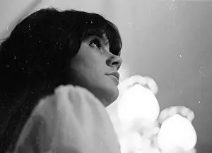 Prints of UNSPECIFIED - CIRCA 1970: Photo of Linda Ronstadt Photo by Michael Ochs Archives/Getty Images A Legend in Focus: Photo of Linda Ronstadt