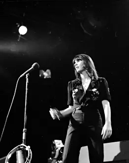 Prints of UNSPECIFIED - CIRCA 1970: Photo of Linda Ronstadt Photo by Michael Ochs Archives/Getty Images A Legend in Focus: Photo of Linda Ronstadt