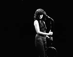 Prints of UNSPECIFIED - CIRCA 1970: Photo of Linda Ronstadt Photo by Michael Ochs Archives/Getty Images A Legend in Focus: Photo of Linda Ronstadt