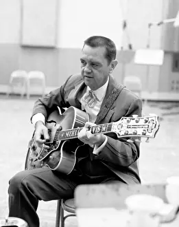 Photo of Merle Travis