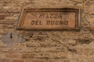 Images Dated 20th June 2015: Piazza Del Duomo (sign), San Gimignano, Italy