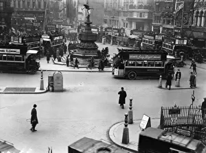 1925 Prints: In Piccadilly Circus