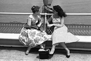 Fashion And Clothi Prints: Picture Post Girls