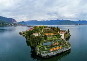 Images Dated 19th May 2017: Picturesque and charming Isola Bella