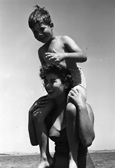 M Juv Adul Women Outdoors Prints: Piggyback Ride