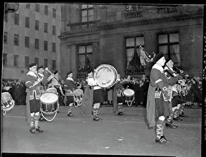 Parade Prints: Pipers Of Clann Cream Pipers Band/Parade