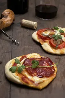 Fast Prints: Pizzette, small pizzas with buffalo mozzarella