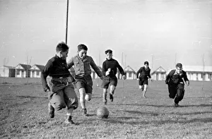 Football Prints: Playing Football