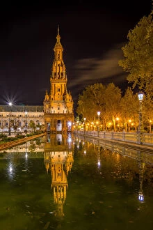 Images Dated 29th March 2014: The Plaza de EspaA┬▒a, Seville