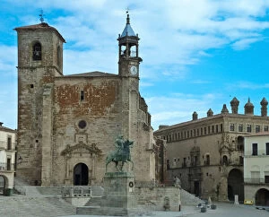 Images Dated 29th December 2010: Plaza Mayor and cathedral in Trujillo, Spain