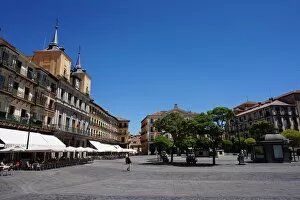 Images Dated 28th July 2015: Plaza Mayor Square and City Hall of Segovia, Spain