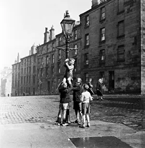 Teamwork Prints: Up The Pole