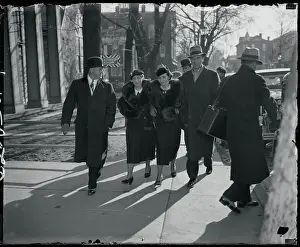 Police Escorting Witnesses to Hauptmann Trial