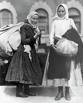 Immigrant Prints: Two Polish Women at Ellis Island
