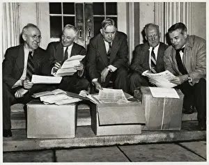 Decisive Prints: Politicians and Industry Representatives with Petitions