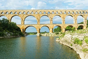 Aqueduct Gallery: Pont du Gard