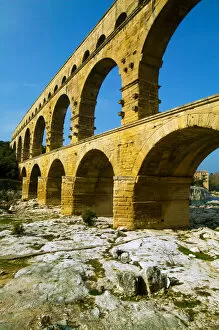 Images Dated 6th March 2011: Pont Du Gard, Gard, Languedoc-Roussillon, France