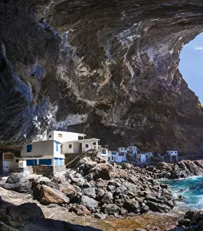 Steep Prints: Poris de Candelaria, houses in a cave