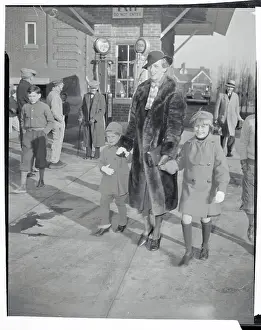 Curtis Boettiger Prints: Portrait of Anna Dall and Her Children