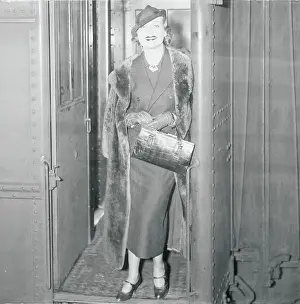 Penn Station: Echoes of Transit: Portrait of Carole Lombard