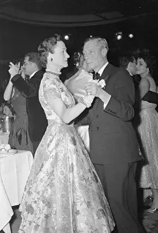 Wallis Prints: Portrait of Duke and Duchess of Windsor Dancing