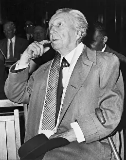 Portrait of Frank Lloyd Wright