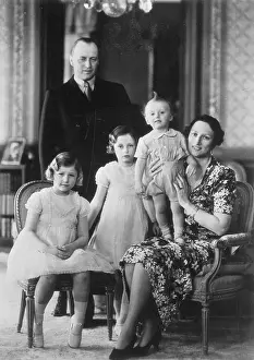 Ragnhild Prints: Portrait of Norway's Royal Family