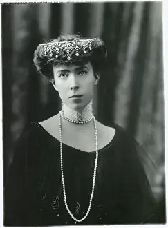Dignity Prints: Portrait of Queen Elizabeth of Belgium