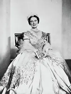 Queen Mother Prints: Portrait of Queen Mother Elizabeth
