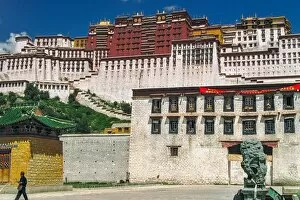 Images Dated 5th February 2015: Potala Palace in Lhasa