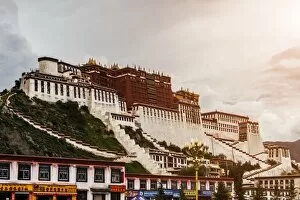 Images Dated 11th August 2014: The Potala Palace, Lhasa, Tibet, China