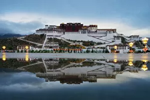 Iconic Buildings Around the World Collection: Potala Palace, Tibet, China