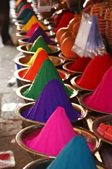 Images Dated 1st February 2010: Powdered pigments, Devaraja Market, Mysore, Karnataka, South India, India, South Asia, Asia
