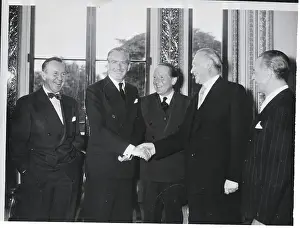 Armed Prints: Nine Power Pact Committee In London