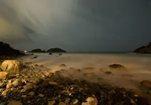 Praia do cachorro at night