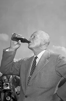 Gettysburg Prints: President Eisenhower Drinking Coca Cola