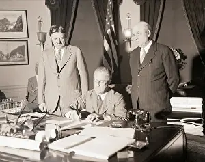 Legislation Prints: President Roosevelt Signs Railroad Bill