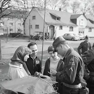 Autograph Prints: Presley Signing Autographs On Base