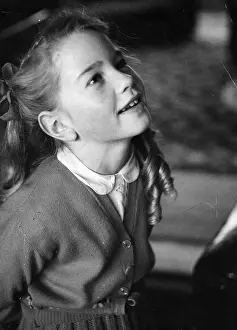 M Juv Ages 5 10 Girls Prints: Pretty Girls