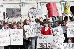 Professional Prints: Pro-Contra Demonstrators at Capitol Steps