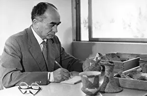 Figurine Prints: Professor Nahman Avigad Examines Pottery