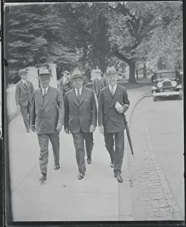 Lamont Prints: Prominent New Yorkers Arriving for Relief Conference