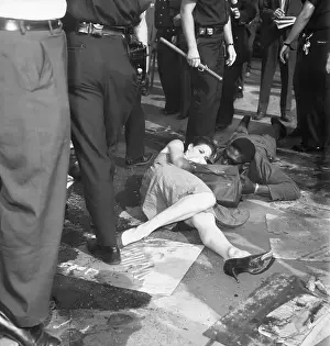 Oppression Prints: Protesters on Ground