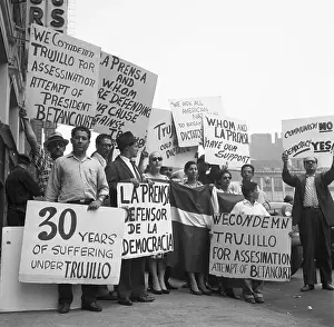 Protesters at Radio Station