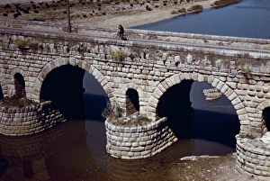 Images Dated 11th October 2006: Puente Romano