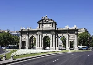Puerta de Alcala or Alcala Gate, Plaza de la Independencia, Madrid, Spain