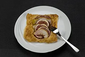 Meals Prints: Puff pastry tartlet with pears and figs